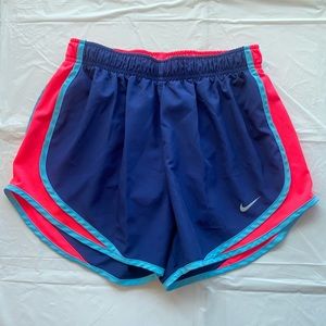 Nike women’s dri-fit Dry Tempo running shorts Smal